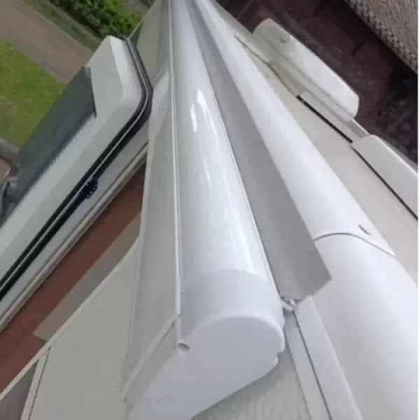 Campasist Beyaz Kasetli Duvar Tipi Karavan Tentesi 3.00 x 2.50